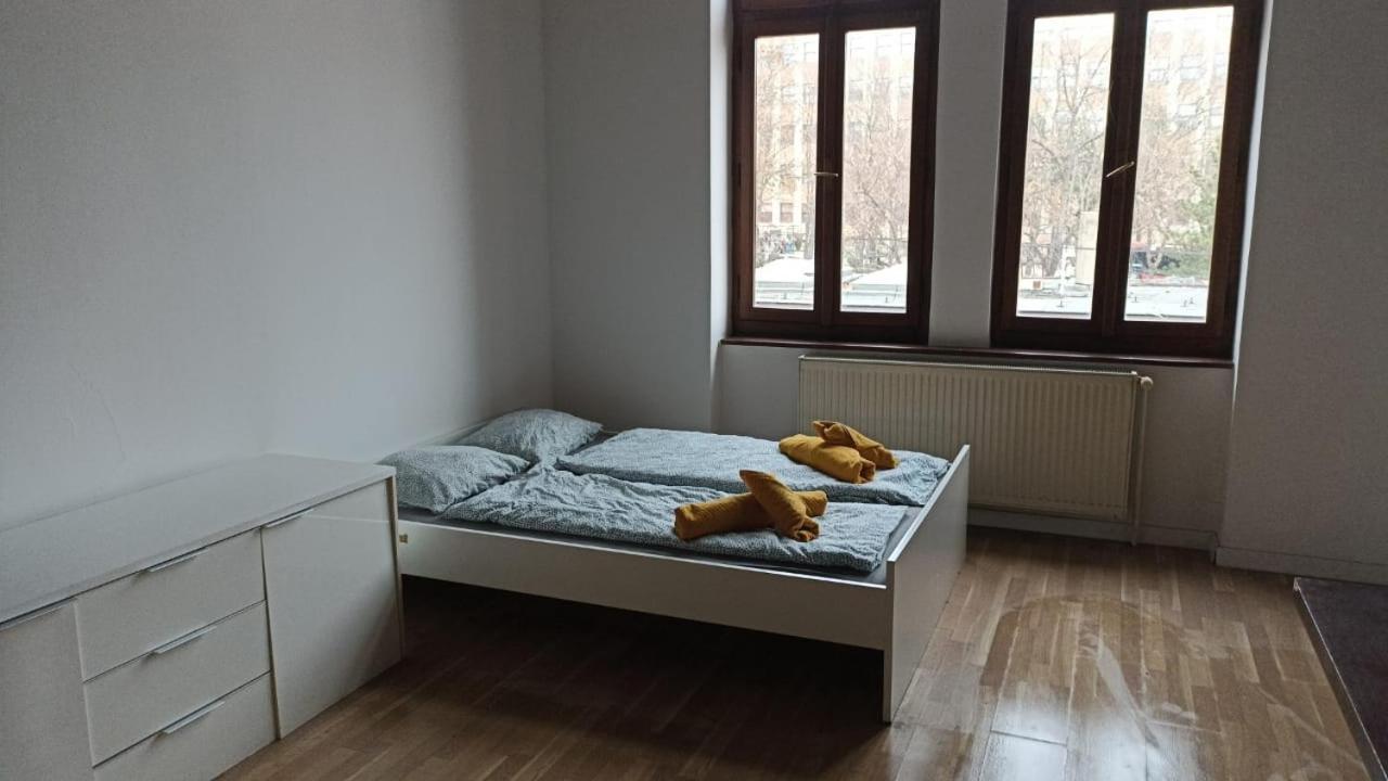 ברטיסלאבה Blue Lotus Apartments מראה חיצוני תמונה